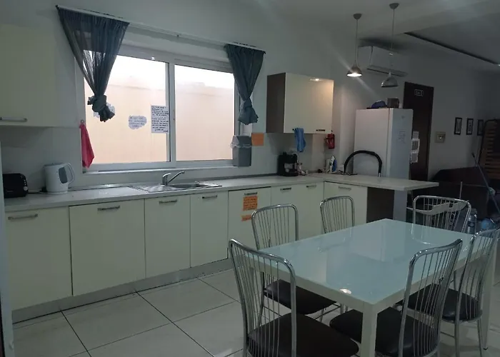 Hostal Girls Only Shared #3 *